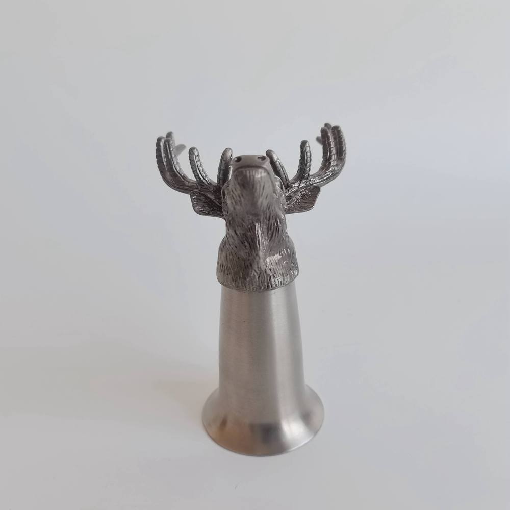 LARBO pewter stag head wine bottle stopper with stainless steel jigger for bar decoration