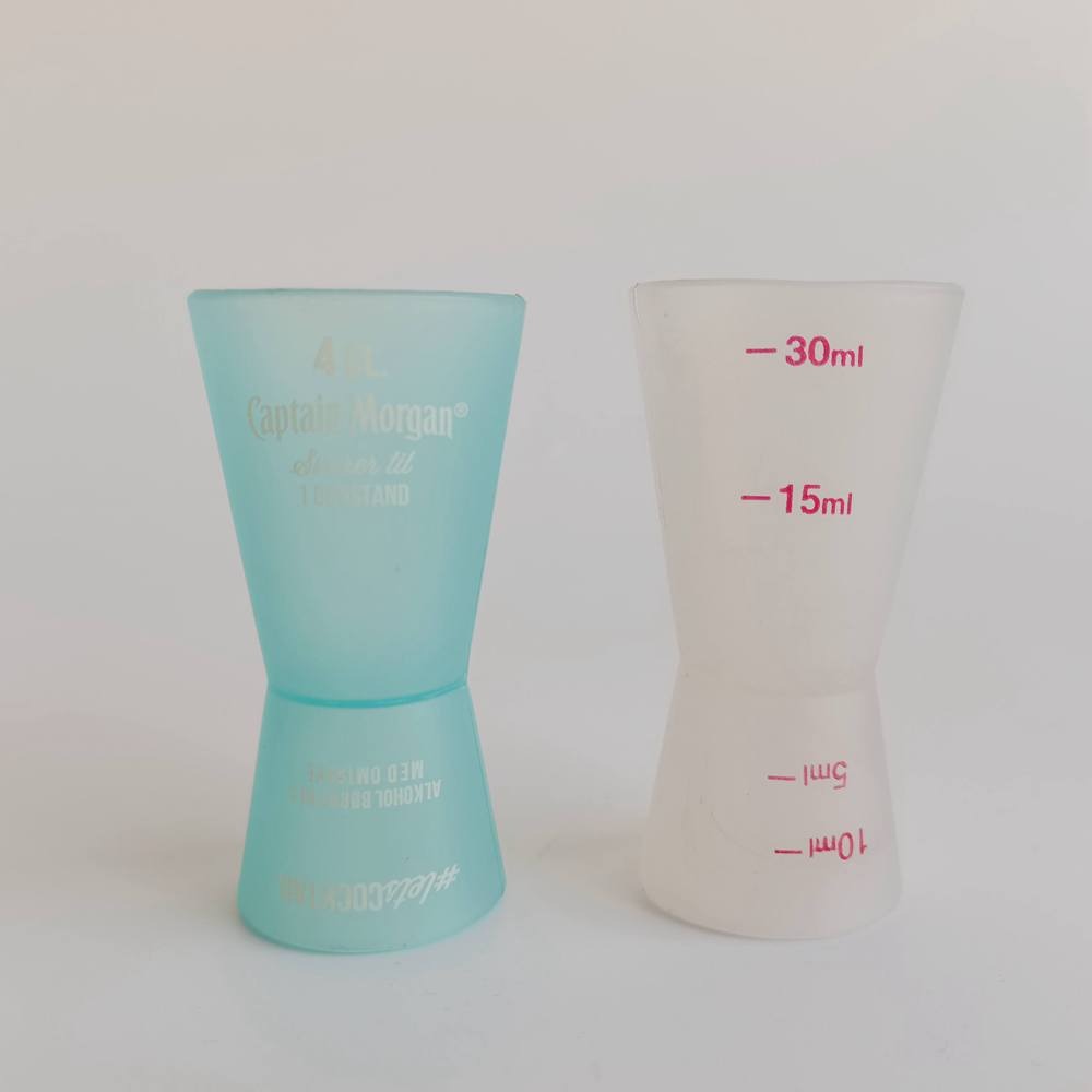 LARBO plastic double-sided cocktail jigger 15ml/30ml in blue and white colors for bartending